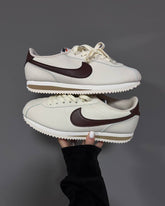 NIKE CORTEZ BLANCO / CAFE