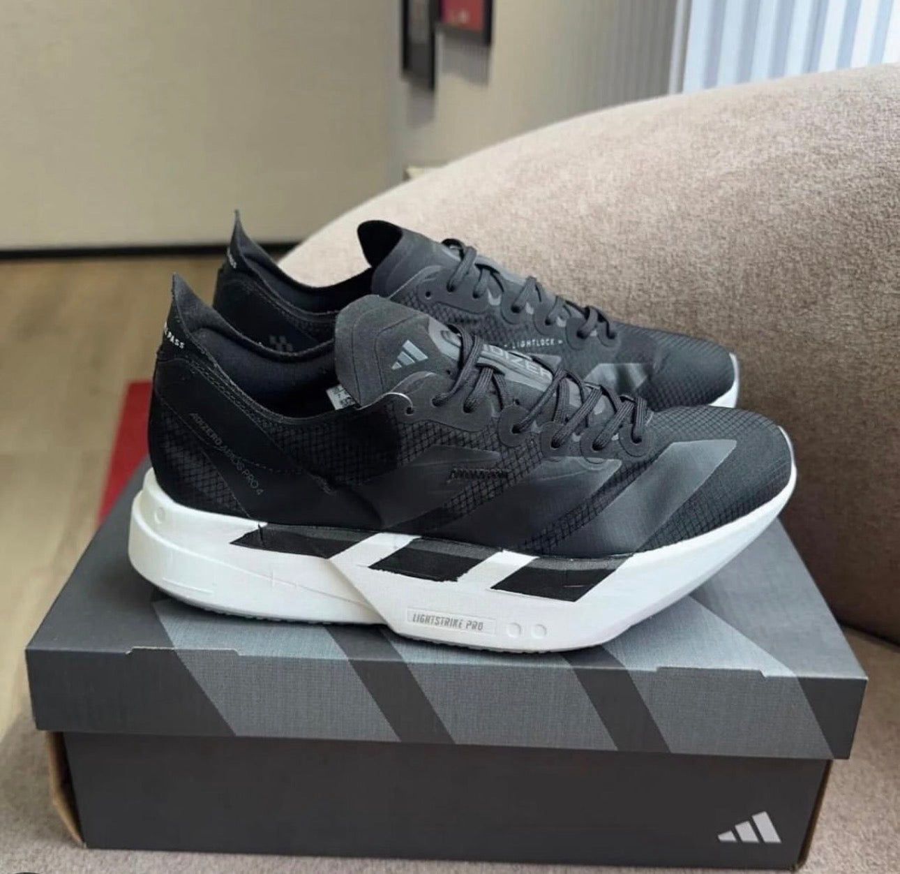 ADIDAS ADIZERO ADIOS PRO 4 NEGRO BLANCO