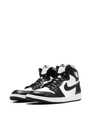 JORDAN RETRO 1 HIGH NEGRO BLANCO