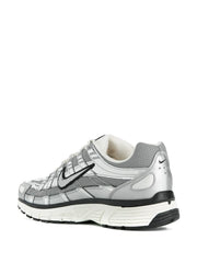 NIKE P6000 PLATEADO