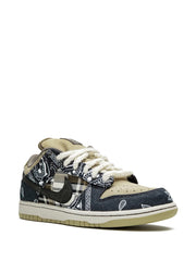 NIKE SB DUNK LOW X TRAVIS SCOTT