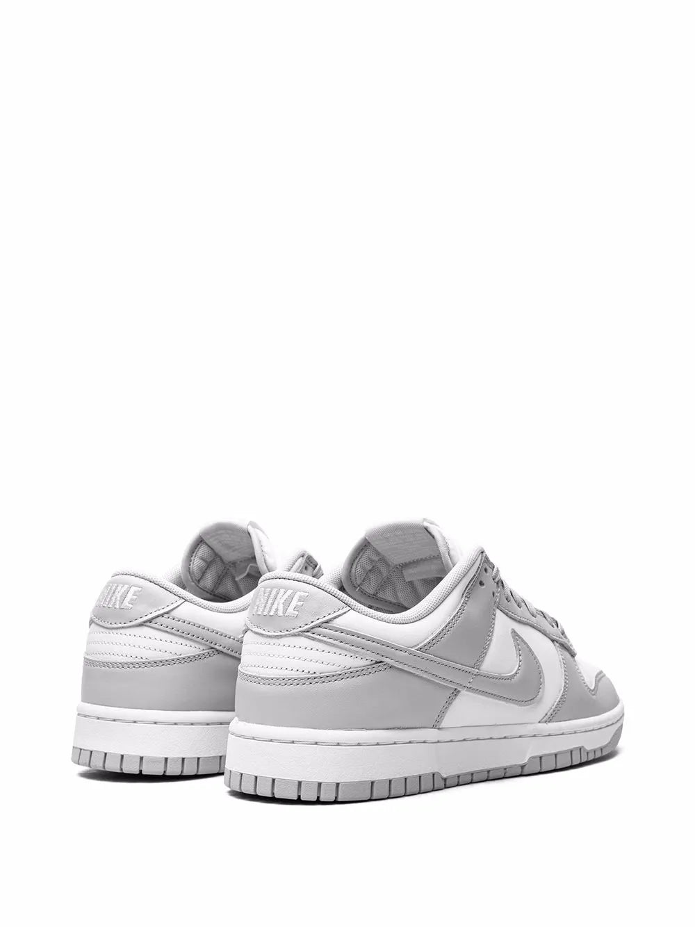 NIKE SB DUNK LOW GRIS/BLANCO