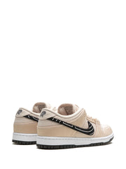 NIKE SB DUNK LOW ALBINO