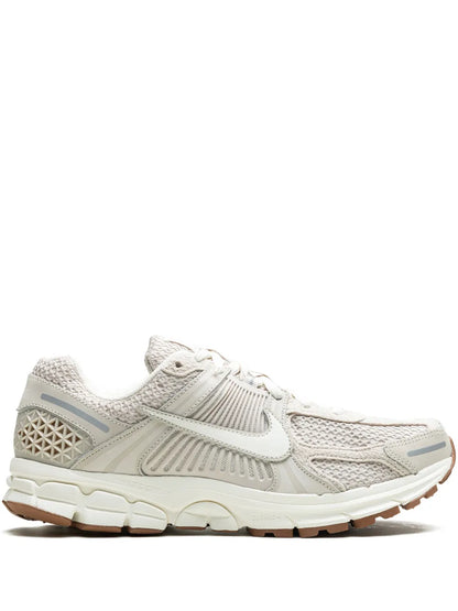 NIKE ZOOM VOMERO MADERA MINERAL / MARRON