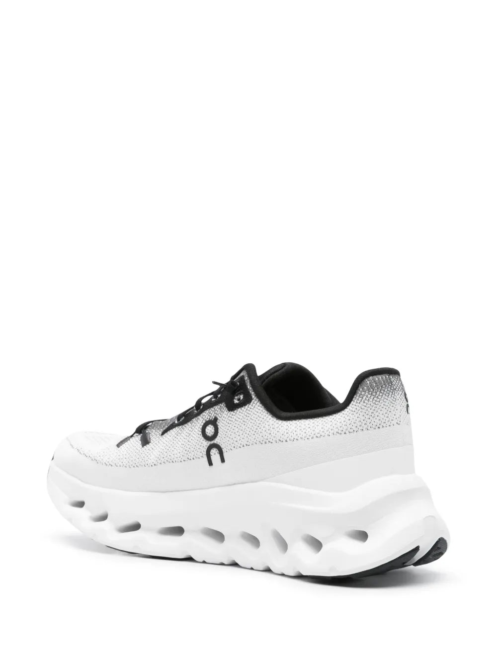 ON CLOUD RUNNING BLACK/IVORY