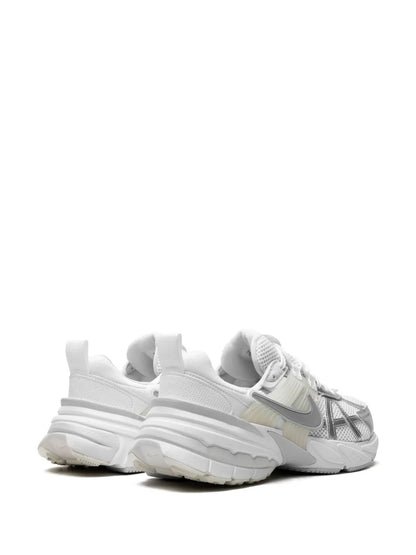 NIKE V2K RUN BLANCO / PLATEADO