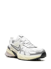 NIKE V2K BLANCA/PLATEADA