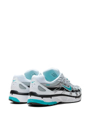 NIKE P6000 PLATEADO/AZUL