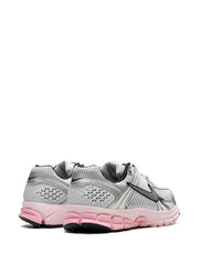 NIKE ZOOM VOMERO 5 PLATEADO/ROSADO