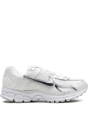 NIKE ZOOM VOMERO 5 BLANCO / PLATEADO