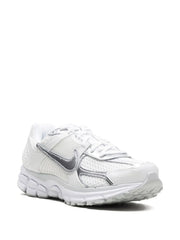 NIKE ZOOM VOMERO 5 BLANCO / PLATEADO