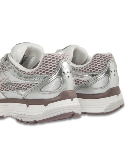 NIKE P6000 BLANCO / PLATEADO / VIOLETA