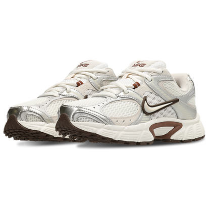 NIKE V5K RNR PLATEADA / CAFE