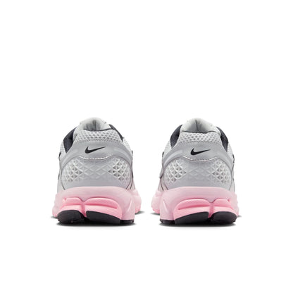 NIKE ZOOM VOMERO 5 PLATEADO/ROSADO