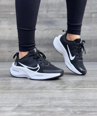 NIKE ZOOM CARITA NEGRO / BLANCO