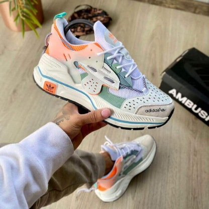 ADIDAS SIKAIGE