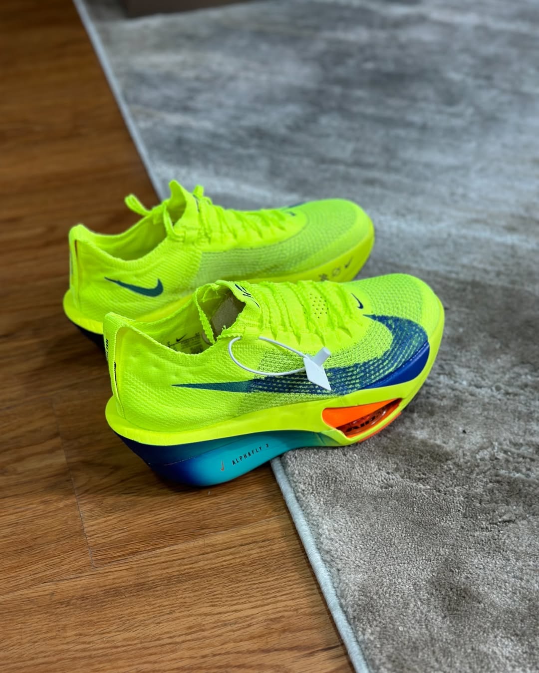 NIKE ZOOMX ALPHAFLY 3 VOLT