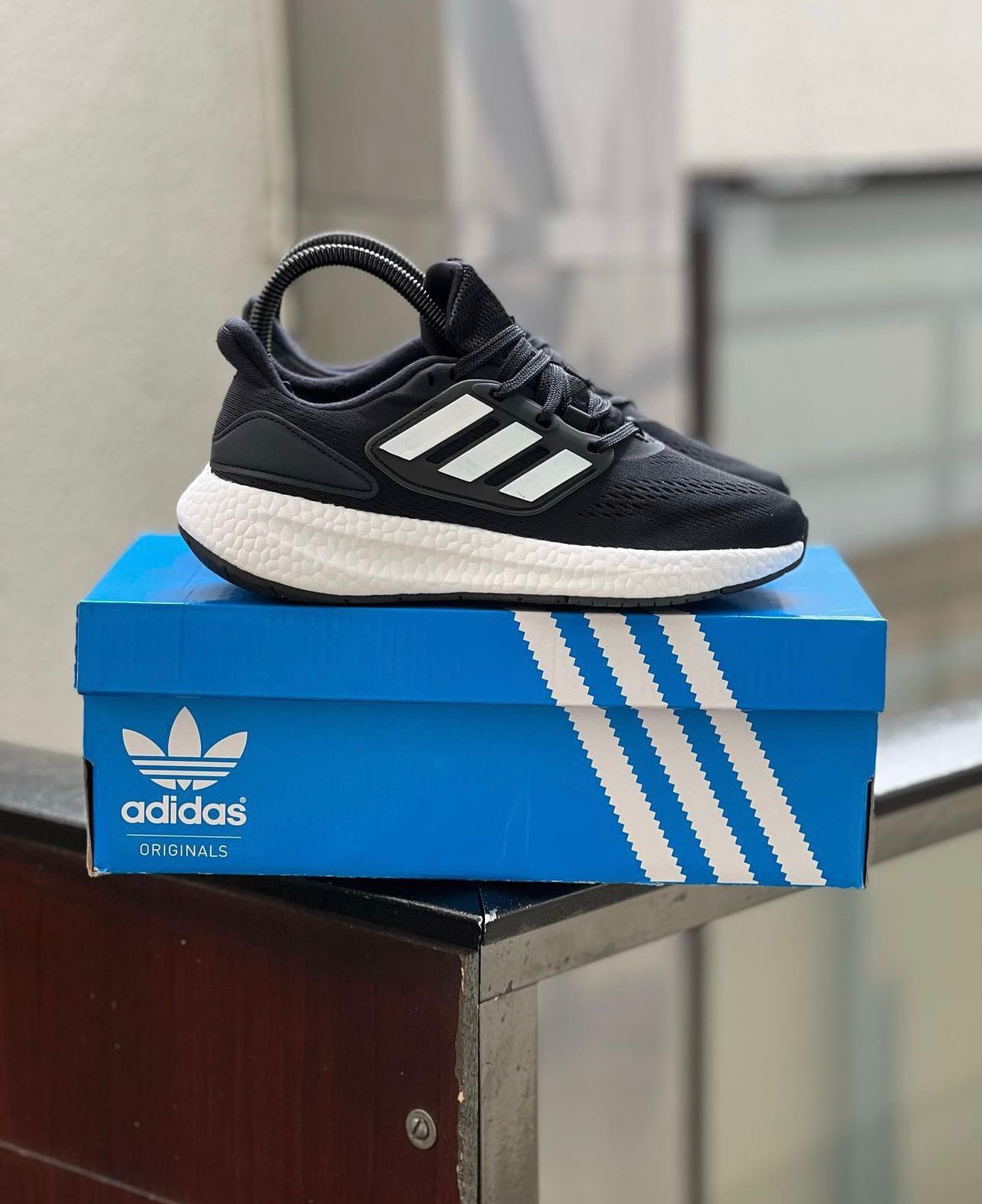 ADIDA ULTRABOOST NEGRO BLANCO