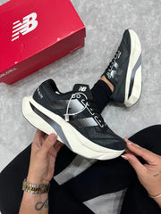 NEW BALANCE ELITE V3 FUELCELL NEGRO