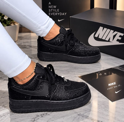 NIKE AIR FORCE ONE NEGRA ESCARCHA