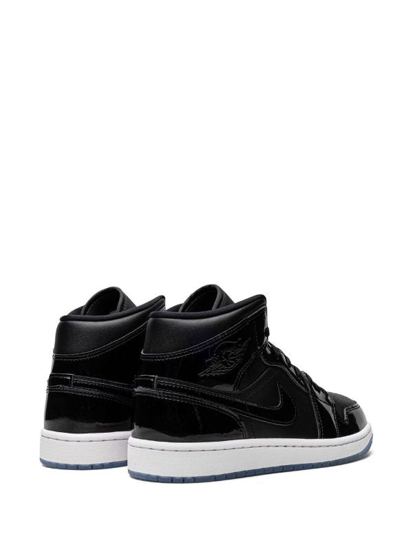 JORDAN RETRO 1 CHAROL NEGRO/BLANCO