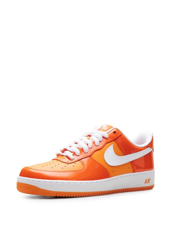 NIKE AIR FORCE 1 LOW 07 LV8 NARANJA