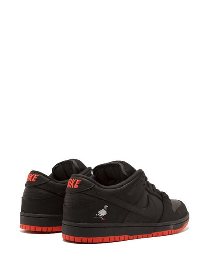NIKE DUNK LOW SB TRD QS