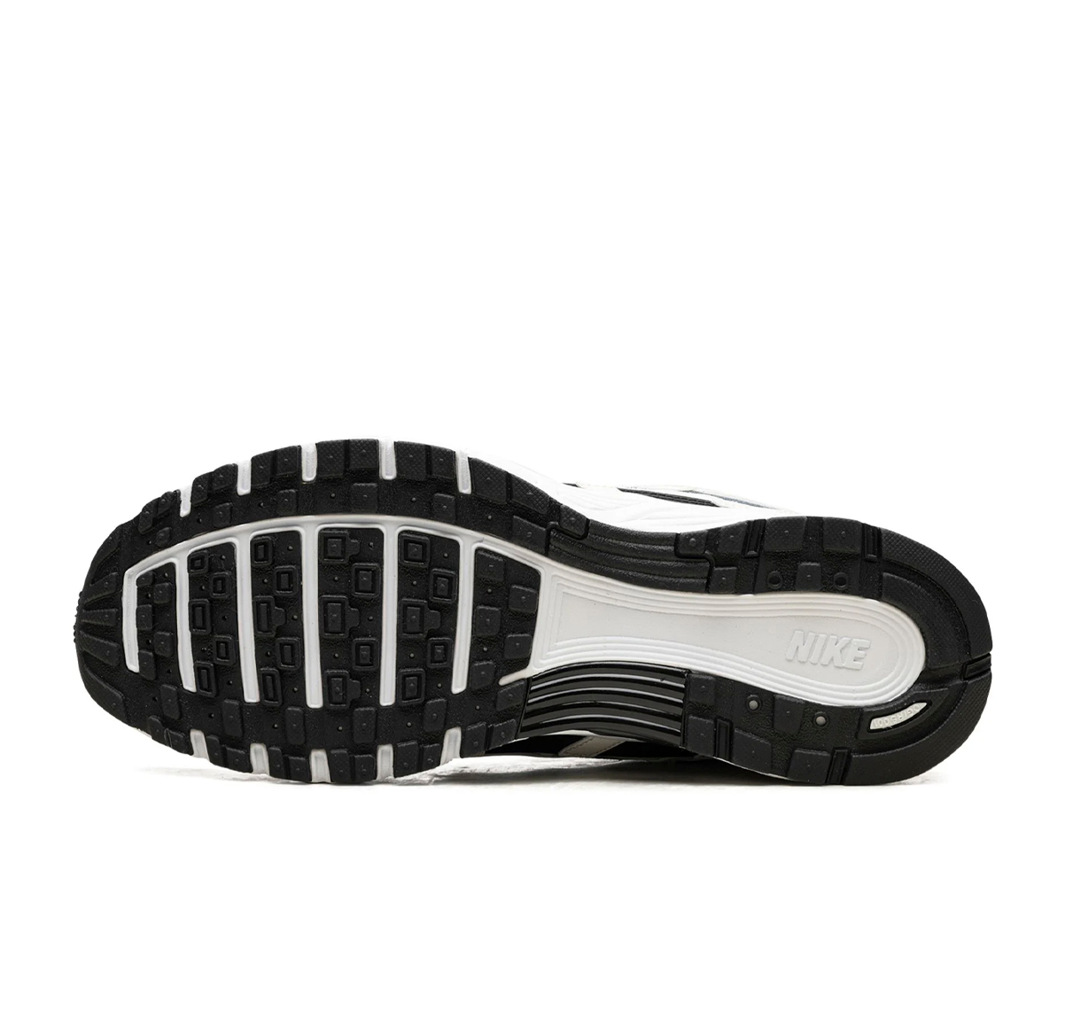 NIKE P6000 BLANCO NEGRO