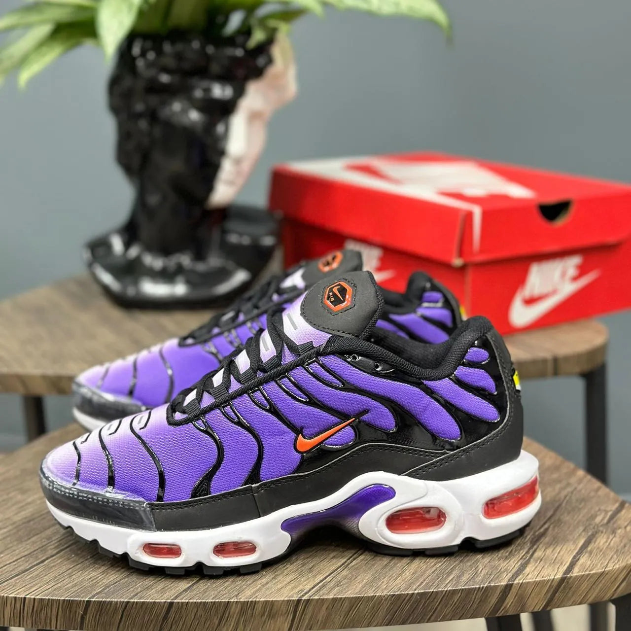 NIKE TN MORADO NEGRO