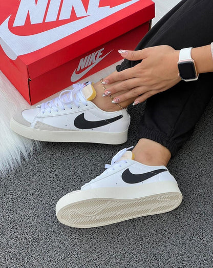 NIKE BLAZER LOW 77 VINTAGE BLANCO NEGRO