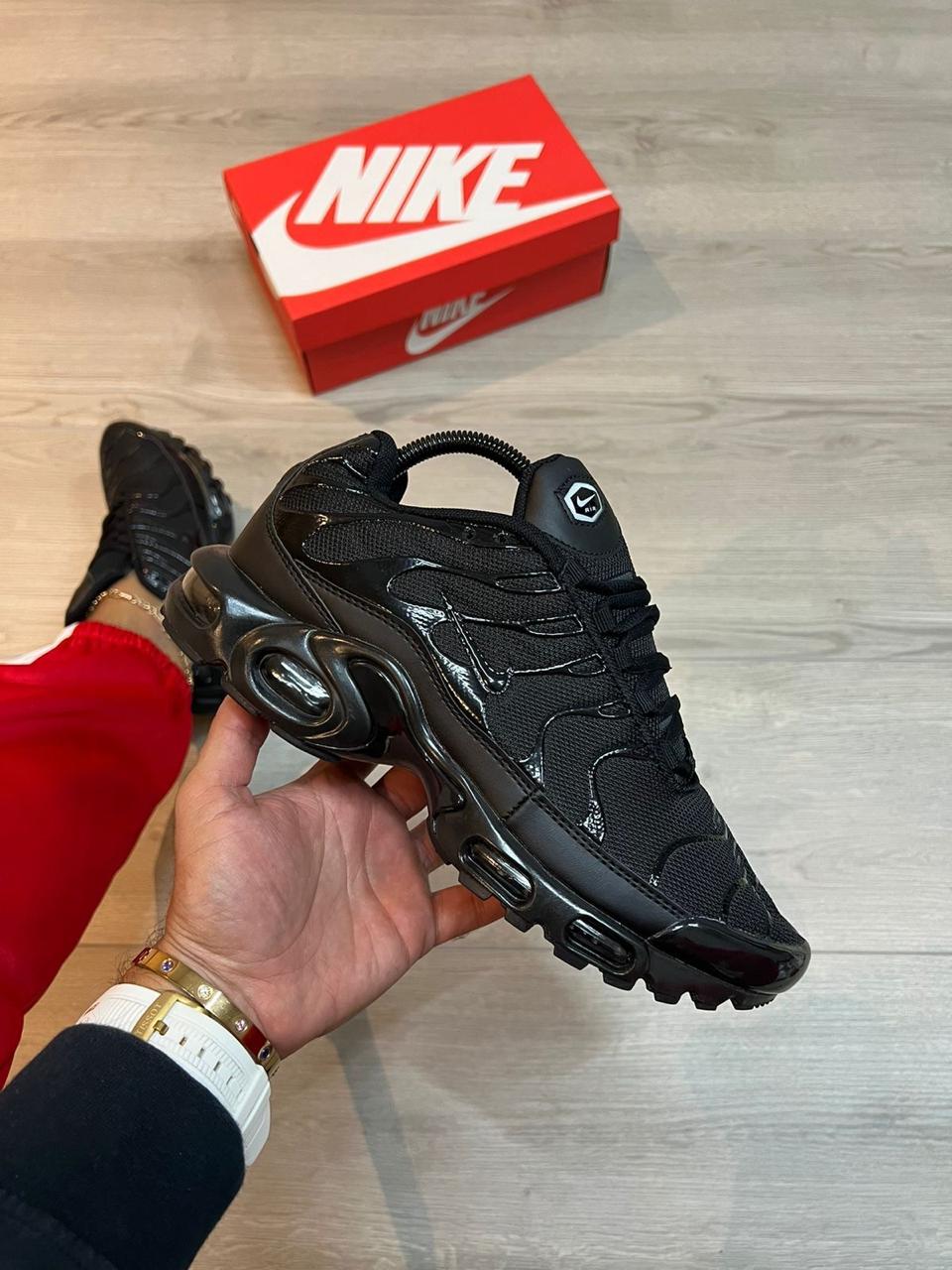 NIKE TN NEGRO