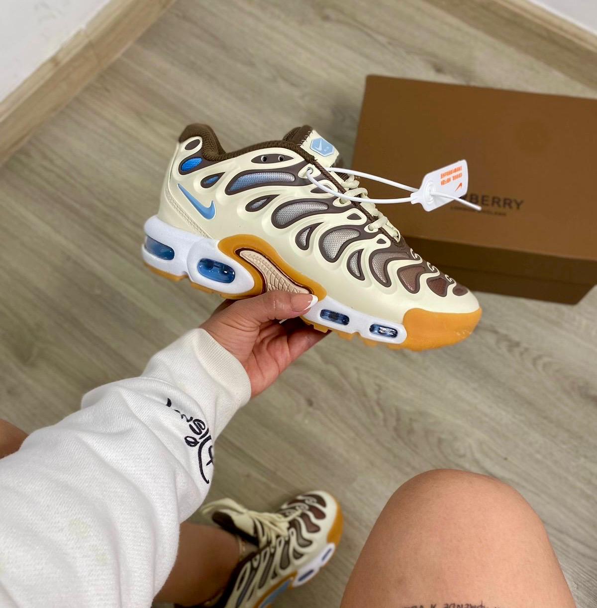 NIKE TN PLUS BEIGE CAFE