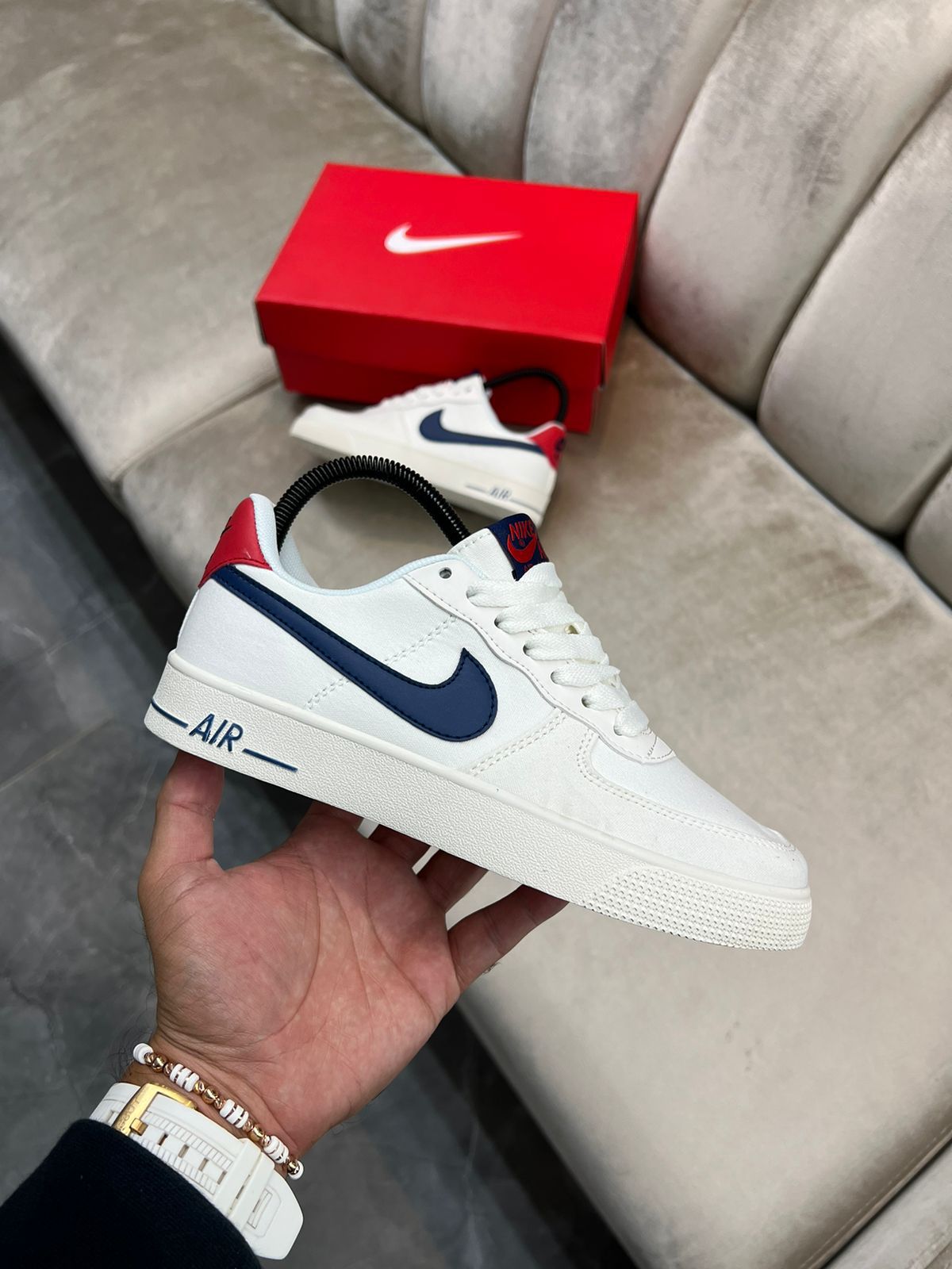 NIKE TABLITA