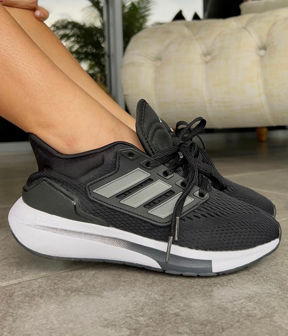 Adidas EQ21 Negro Blanco