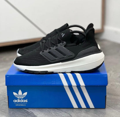 ADIDAS ULTRABOOST LIGHT NEGRO/BLANCO
