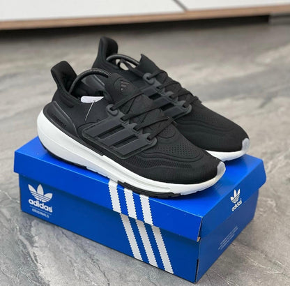 ADIDAS ULTRABOOST LIGHT NEGRO/BLANCO