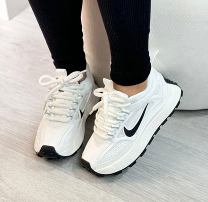 NIKE BAILLEILI BLANCO