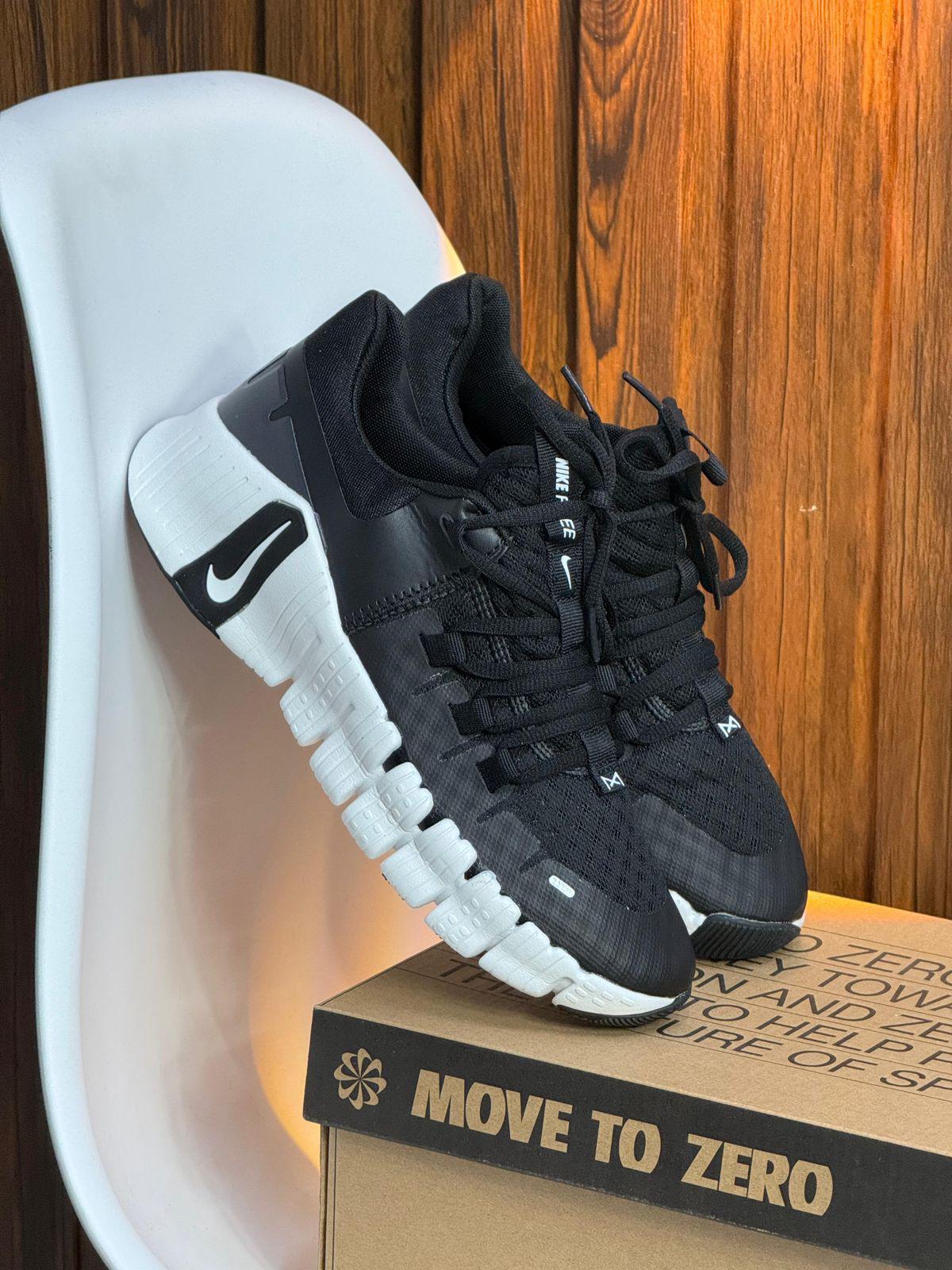 NIKE FREE METCON 5 NEGRO BLANCO