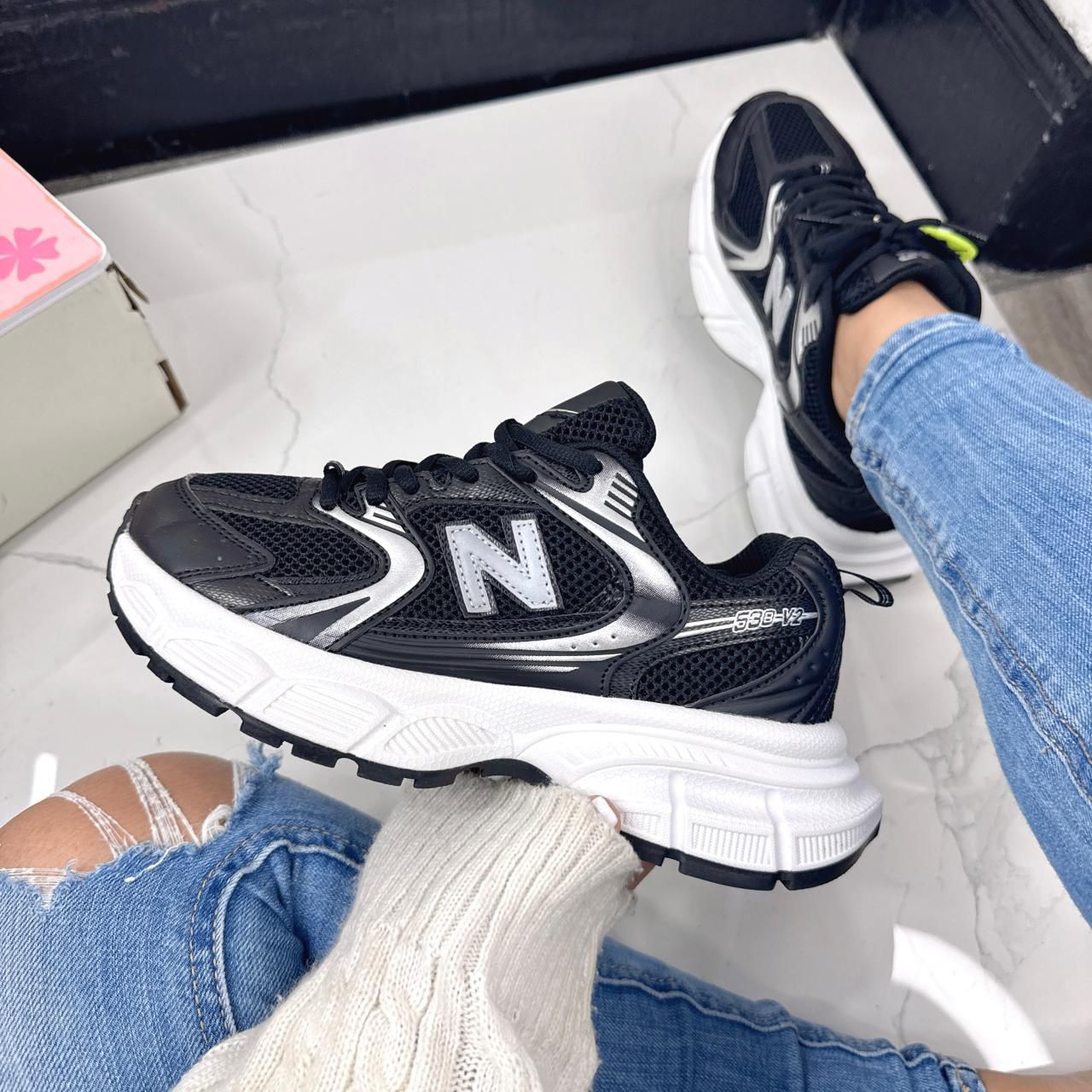 NEW BALANCE 530 V2 NEGRO