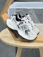 NEW BALANCE 530 V2 BLANCO NEGRO
