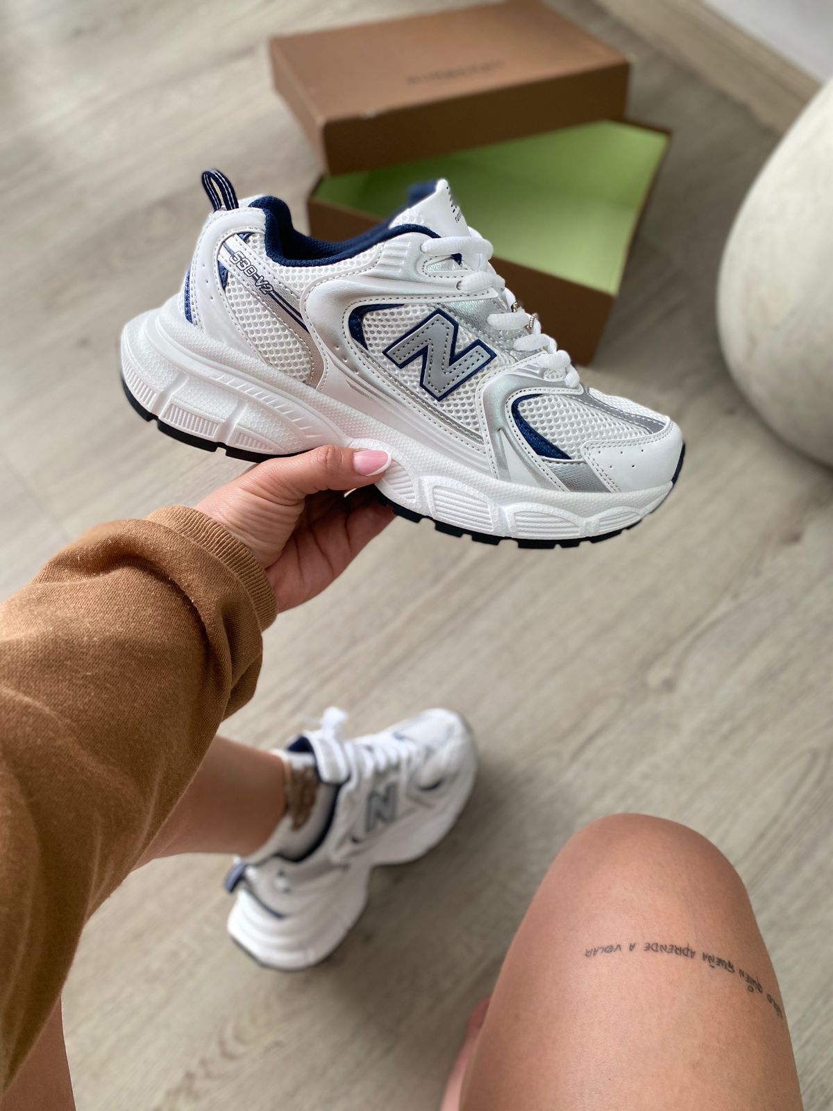 NEW BALANCE 530 V2 BLANCO NEGRO