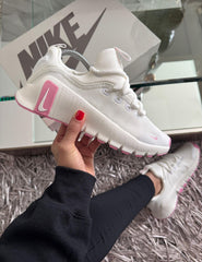 NIKE FREE METCON 6 BLANCO/ROSADO