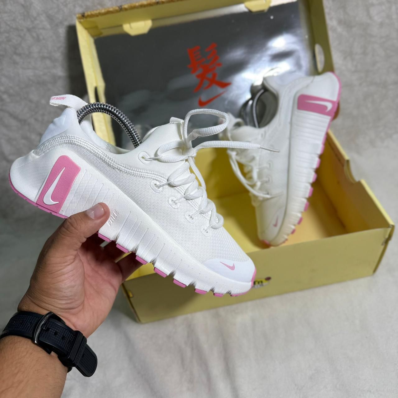 NIKE FREE METCON 6 BLANCO/ROSADO
