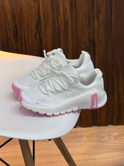 NIKE FREE METCON 6 BLANCO/ROSADO