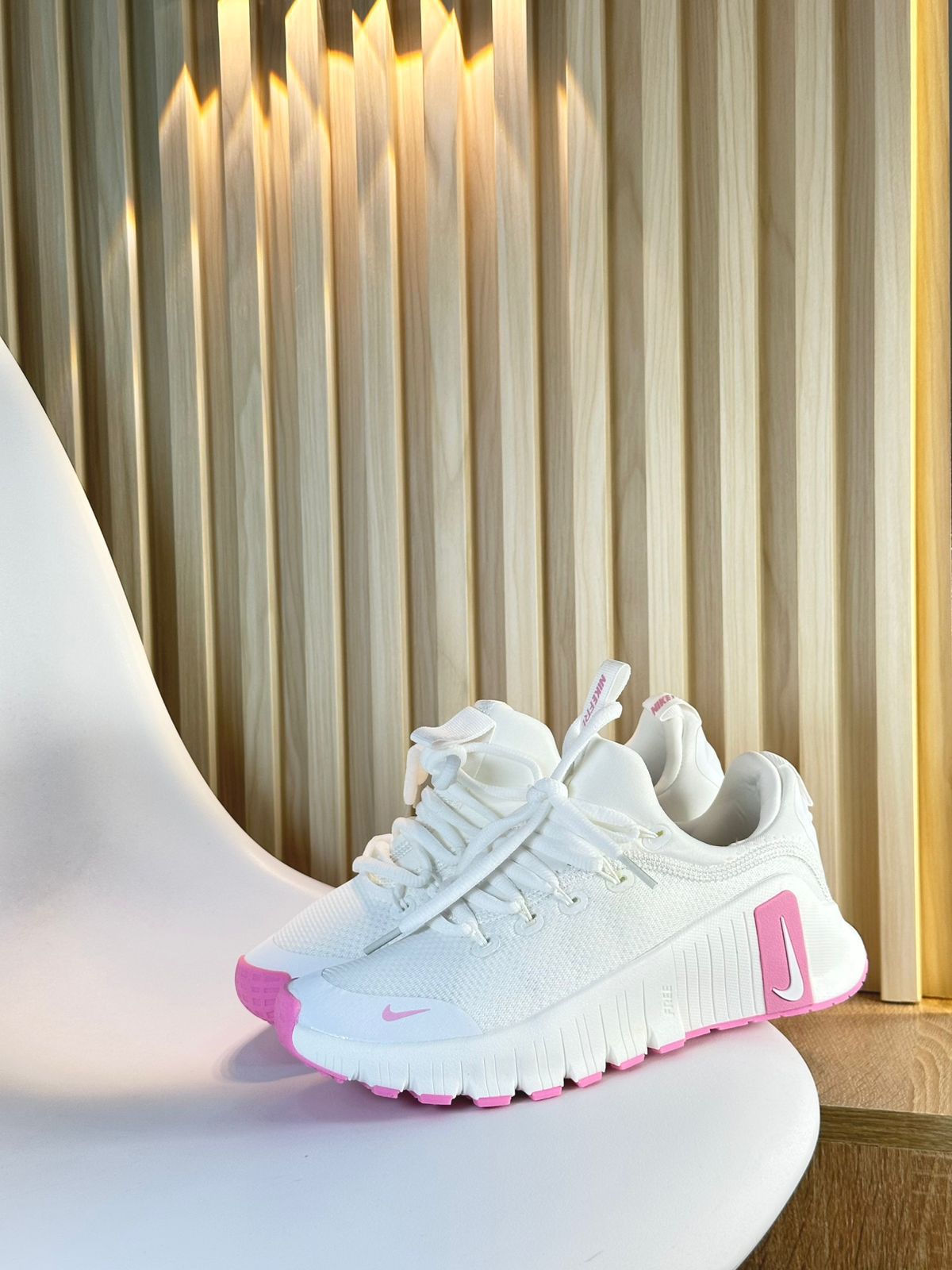 NIKE FREE METCON 6 BLANCO/ROSADO