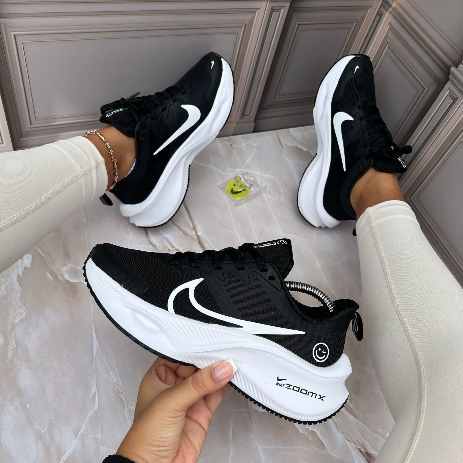 NIKE ZOOM CARITA NEGRO / BLANCO