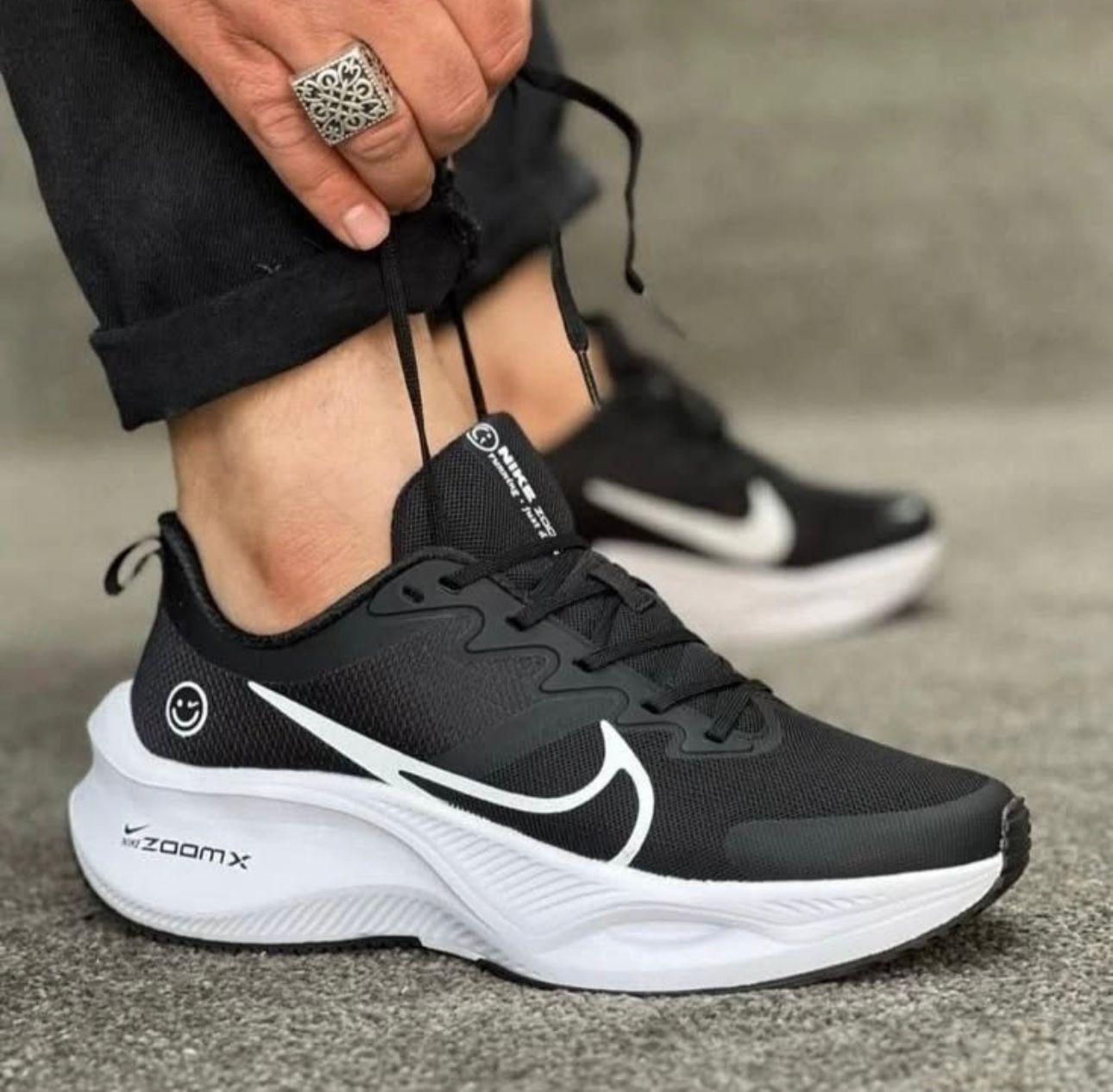 NIKE ZOOM CARITA NEGRO / BLANCO