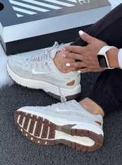 NIKE P6000 BEIGE