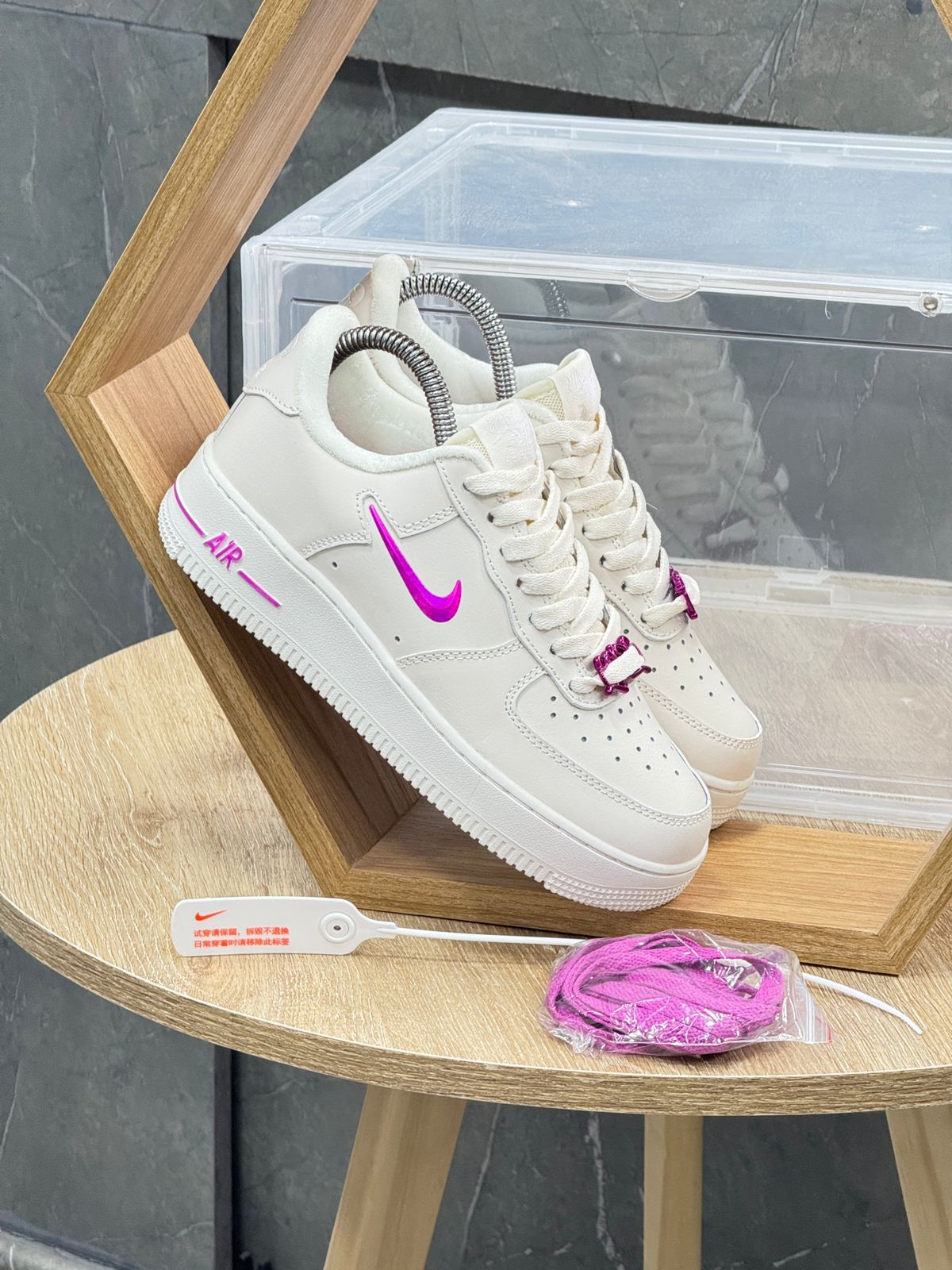 NIKE AF1 AIR FORCE 1 ONE