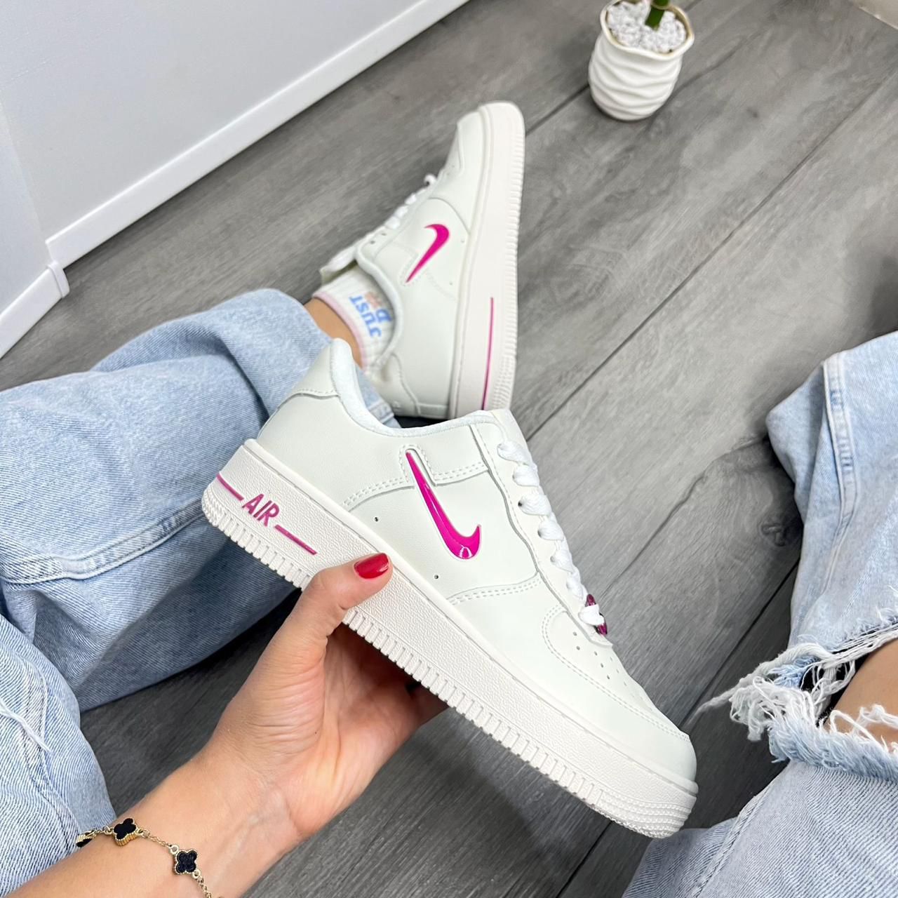 NIKE AF1 AIR FORCE 1 ONE